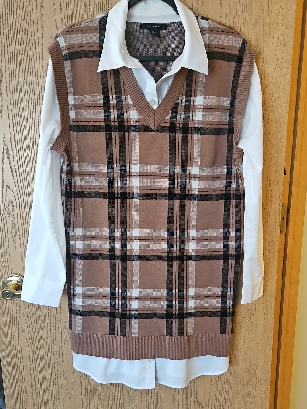 Tahari Brown Plaid V-Neck Sweater Vest